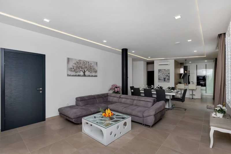 LeDjaDe, Living room