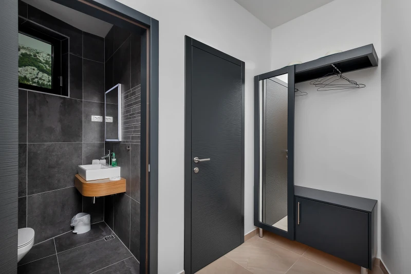 LeDjaDe, Bathroom / WC