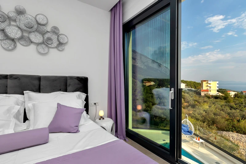 LeDjaDe, Bedrooms