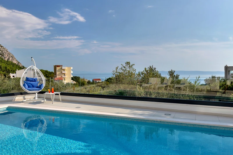 Private pool with massage