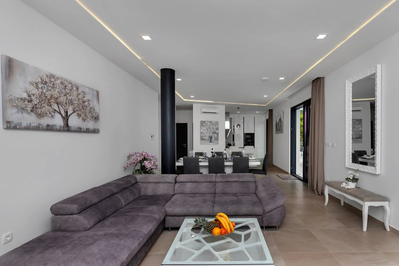LeDjaDe, Living room