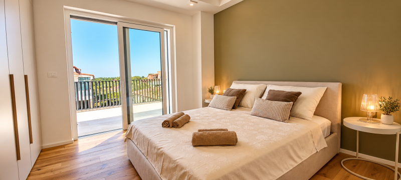 Villa SALVORE – Romantic villa near the beach, heated pool, games room, summer kitchen & bbq, Savudrija, Bedrooms
