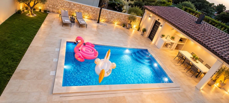 Villa SALVORE – Romantic villa near the beach, heated pool, games room, summer kitchen & bbq, Savudrija, Savudrija