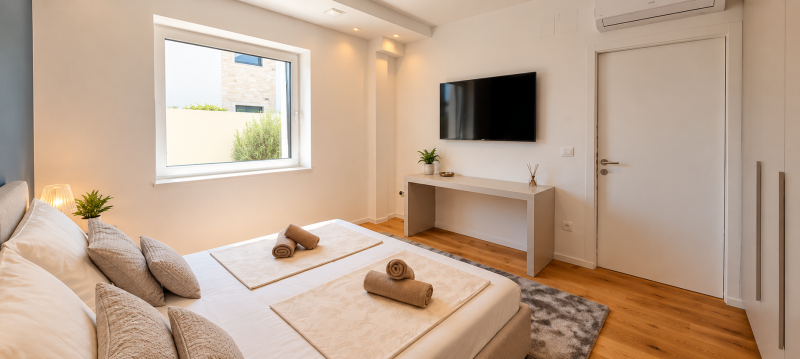 Villa SALVORE – Romantic villa near the beach, heated pool, games room, summer kitchen & bbq, Savudrija, Bedrooms