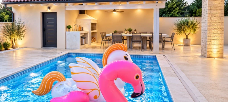 Villa SALVORE – Romantic villa near the beach, heated pool, games room, summer kitchen & bbq, Savudrija, Savudrija