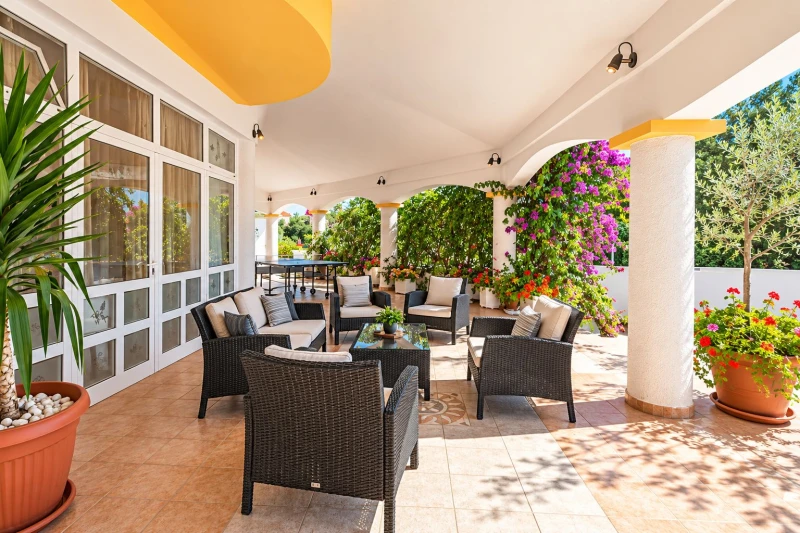 Villa VEDORNA - big wellness house near beach, wellness room, game room, playground & bbq, Pomer - Istria, Balkon / Terrasse