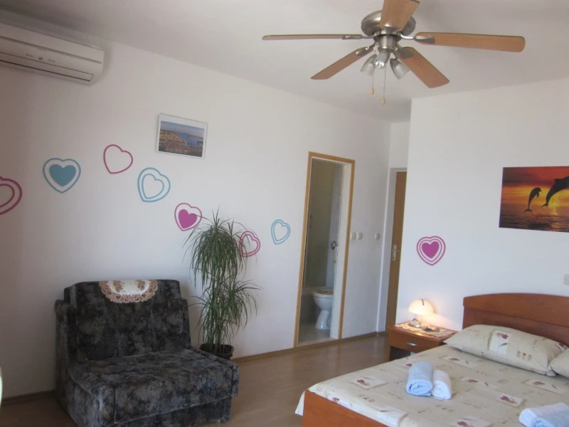 Soba R1, Bedrooms