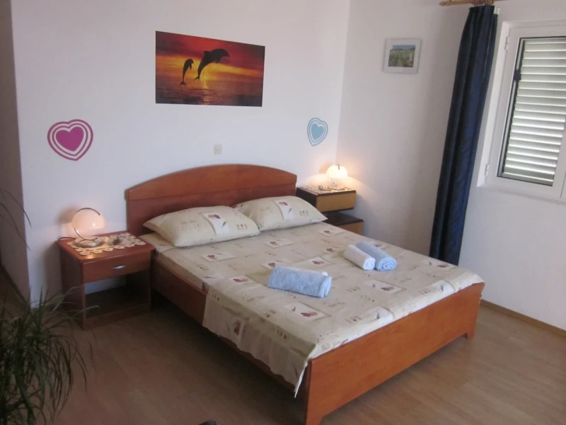 Soba R1, Bedrooms
