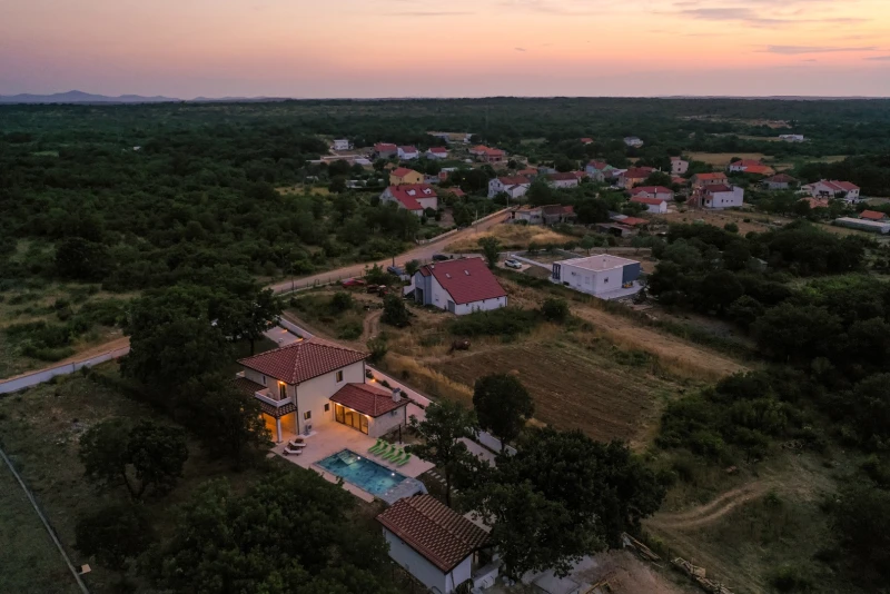 Villa Pietro, Žerava
