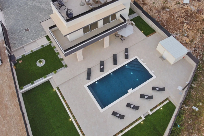 Villa Nora, Villa Nora, Vrsi