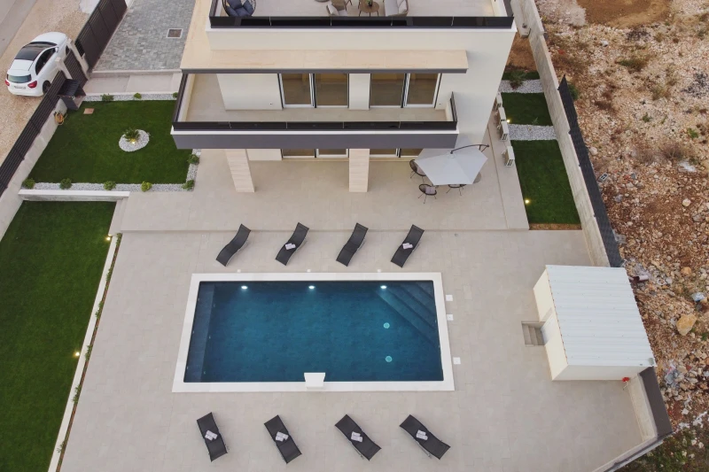 Villa Nora, Villa Nora, Vrsi