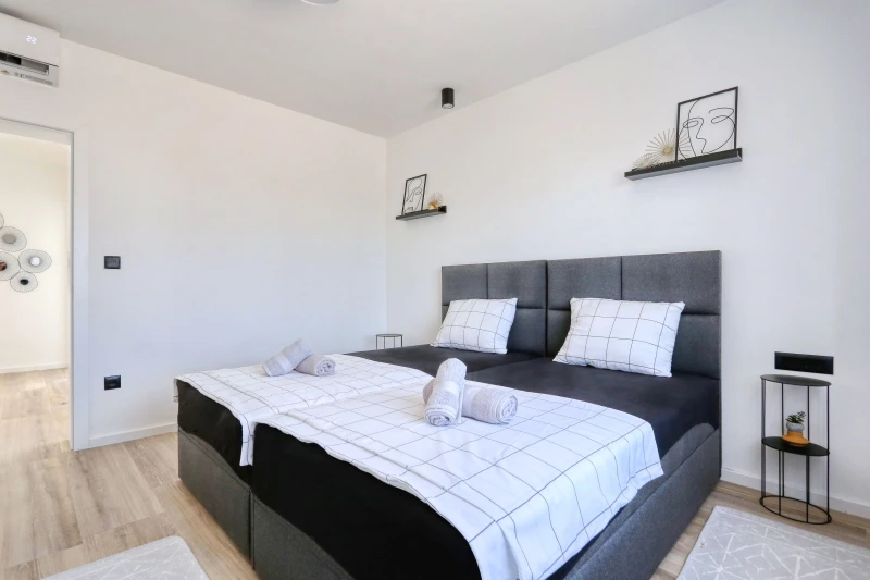 Villa Nora, Villa Nora, Vrsi