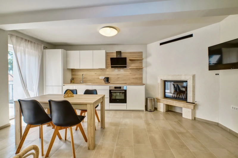 Apartman 2, Apartmani Alberta, Martinšćica