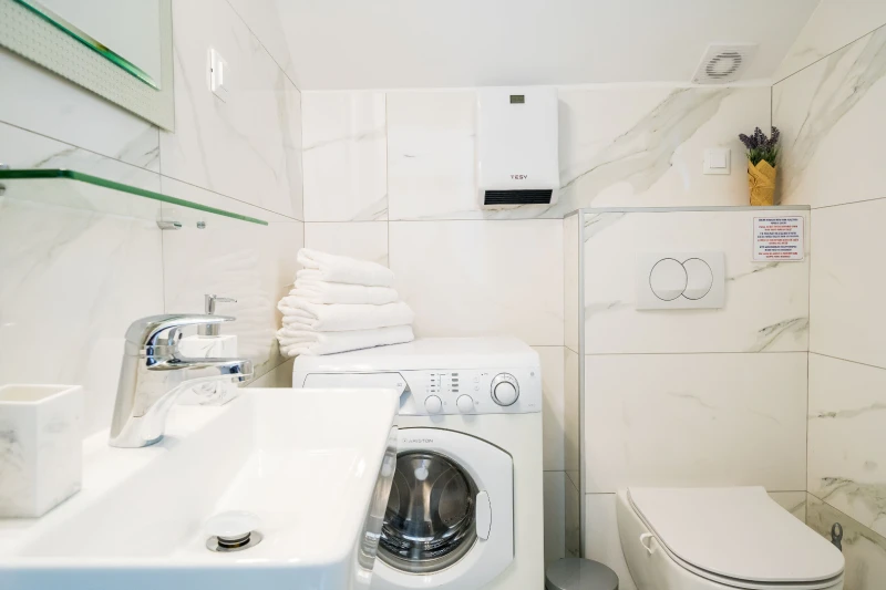 ROMANTIC APARTMAN  SWALLOWS NEST 2lows nest 2, Bathroom / WC