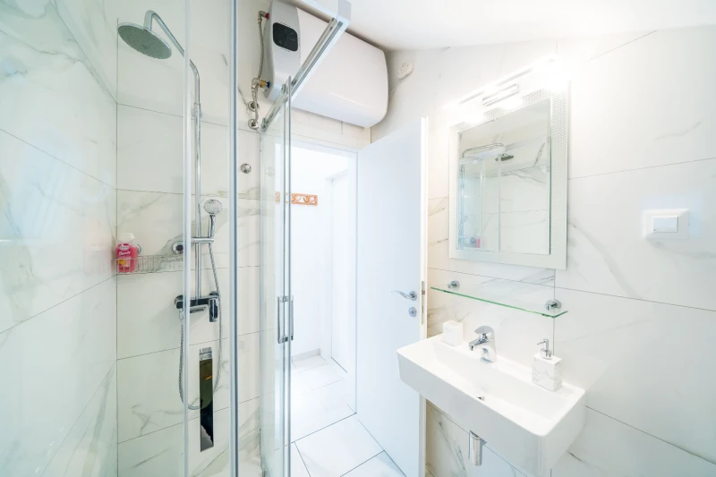 ROMANTIC APARTMAN  SWALLOWS NEST 2lows nest 2, Bathroom / WC