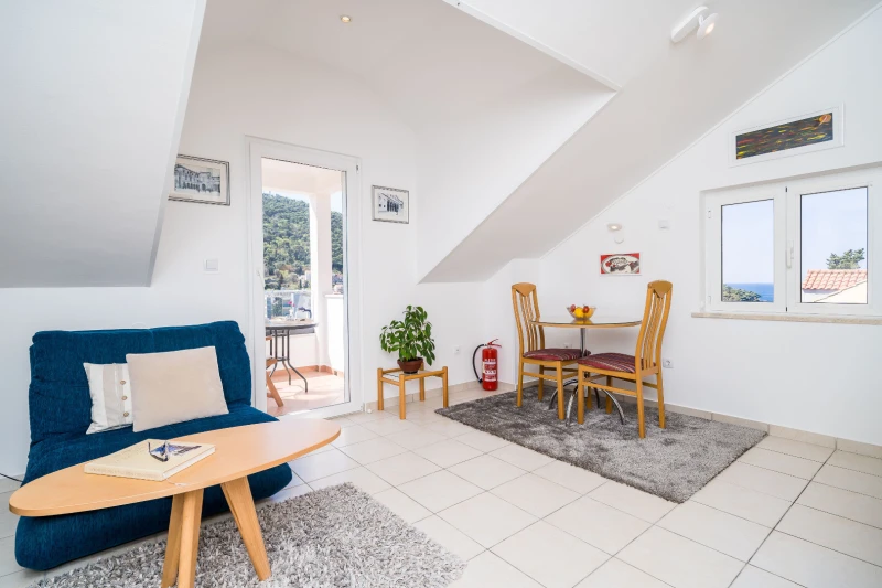 ROMANTIC APARTMAN  SWALLOWS NEST 2lows nest 2, Kitchen