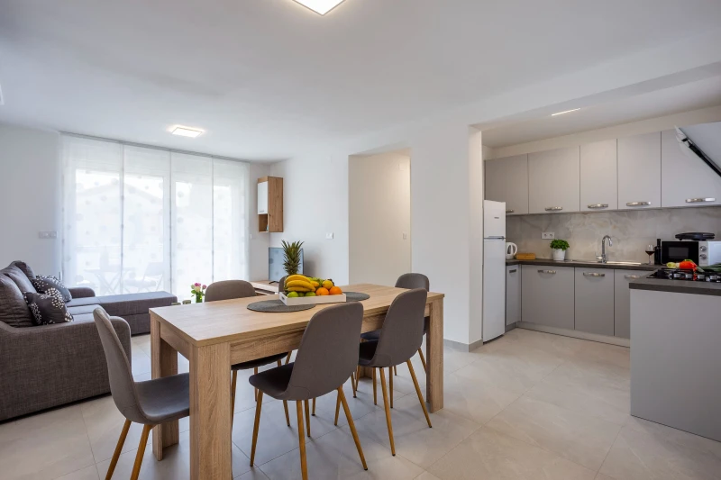CITY APARTMENTS SILVER