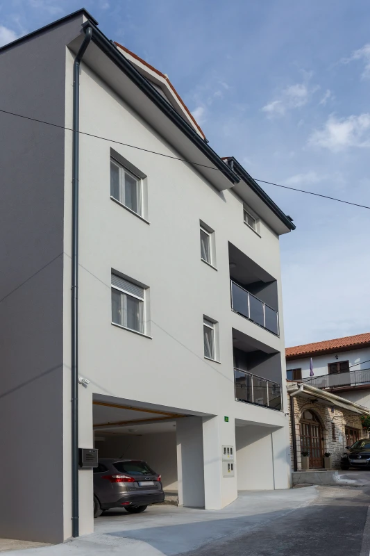 CITY APARTMENTS SILVER
