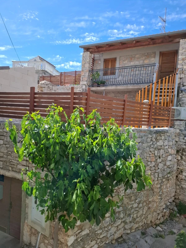House Hidden Beauty, Tribunj