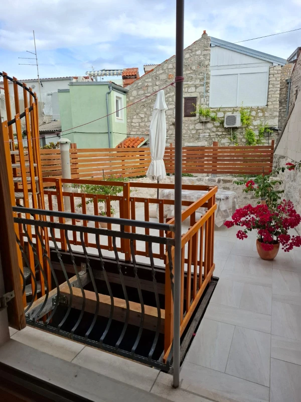 House Hidden Beauty, Tribunj