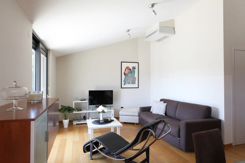Apartman 1, Dnevni boravak