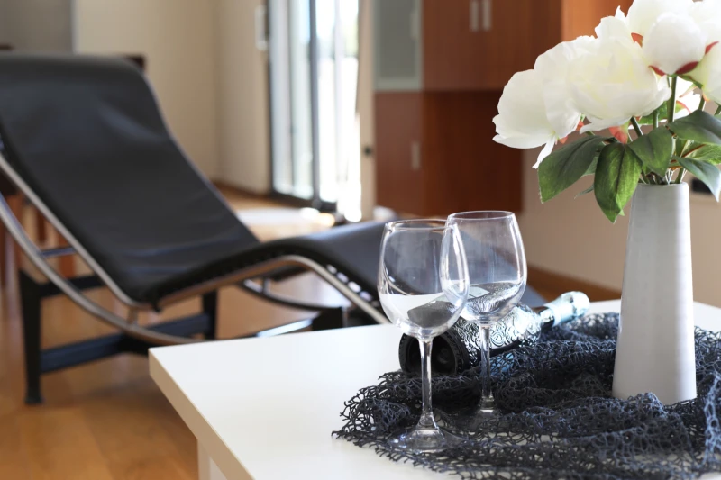 Apartman 1, Dnevni boravak