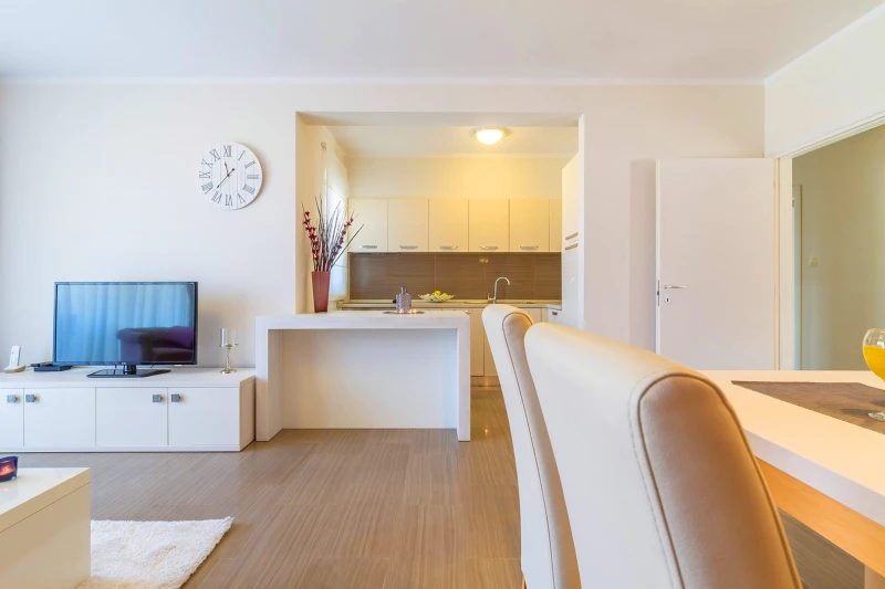 Apartment 1, Küche