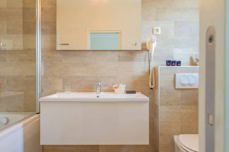 Apartment 1, Badezimmer / WC