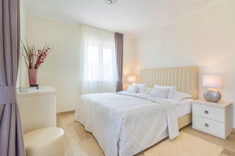 Apartment 2, Zimmer