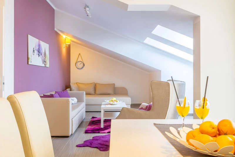 Apartment 5, Wohnzimmer