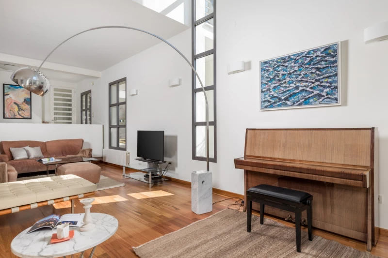 RM Grand Villa, Living room