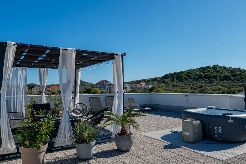 Apartment 2, Balcony / Terrace