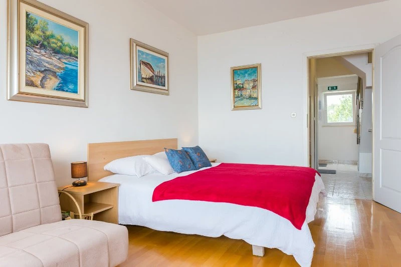Bellevue Sun, Bedrooms