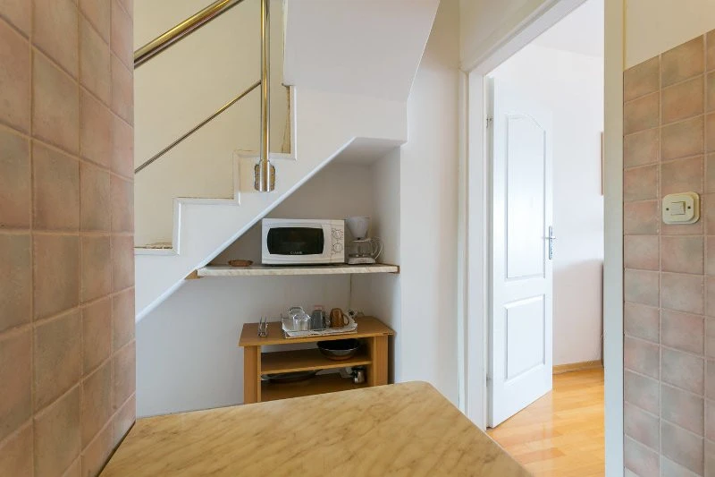Bellevue Sun, Kitchen