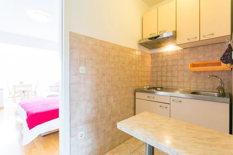 Bellevue Sun, Kitchen
