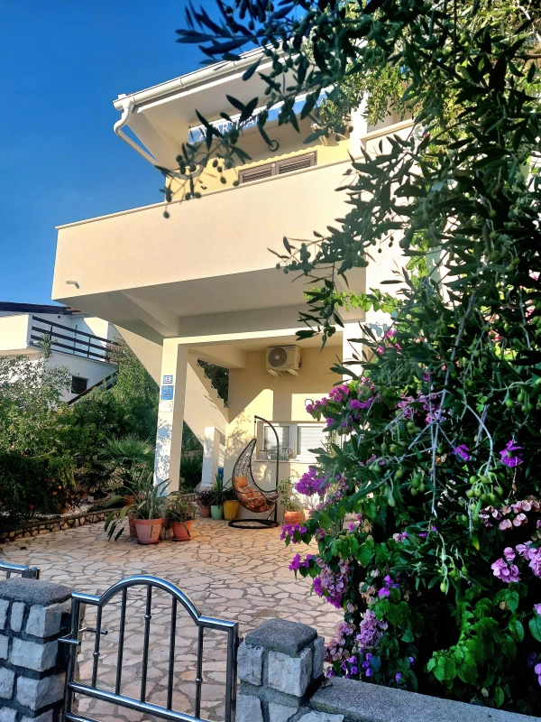 Apartmani Jadranka Mandre