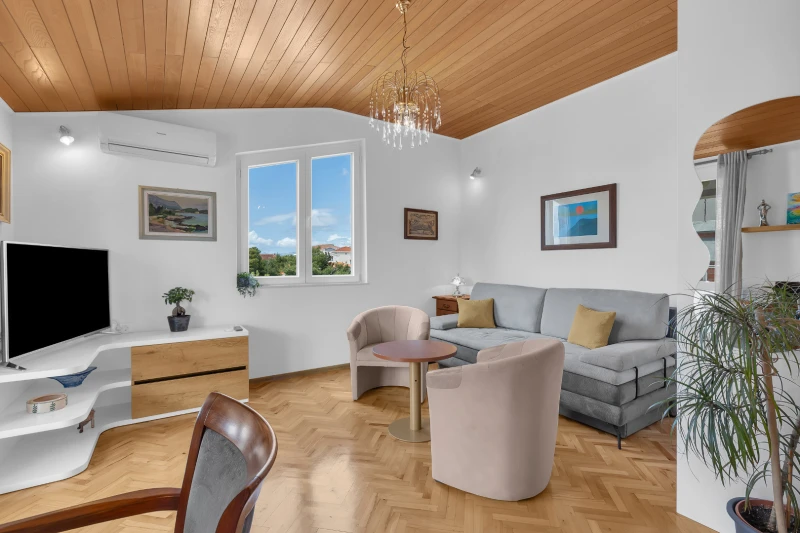 Apartment 4+2, Soggiorno