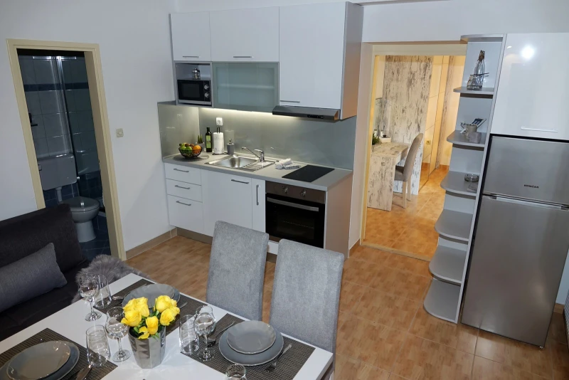 Apartment 2+2 II, Cucina