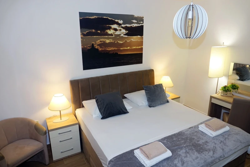 Apartment 2+2, Camere