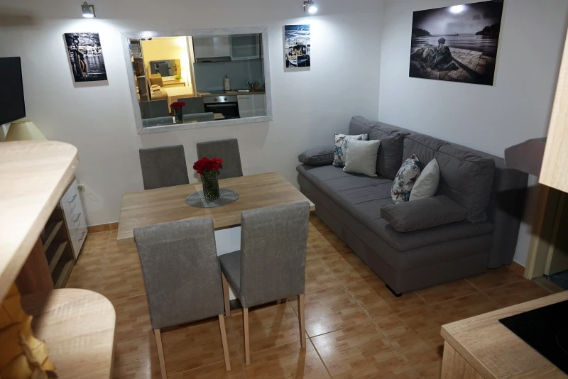 Apartment 2+2, Cucina