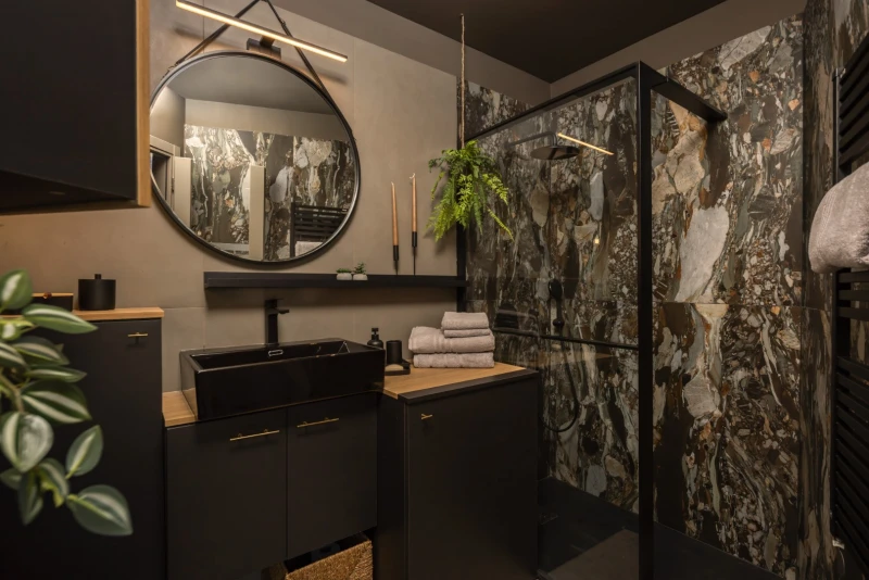 Apartment 1, Bathroom / WC