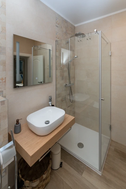 Cuprum, Bathroom / WC