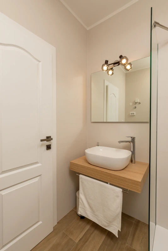 Terra, Bathroom / WC