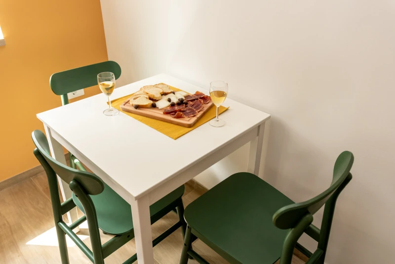 Oliva, Kitchen