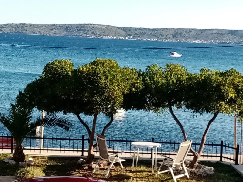 A2 uz more i plažu, Kuhinja