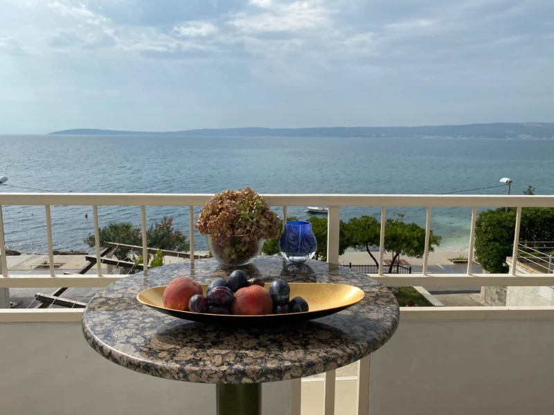 A2 uz more i plažu, Dnevni boravak