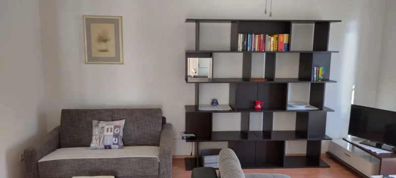 A2 uz more i plažu, Dnevni boravak