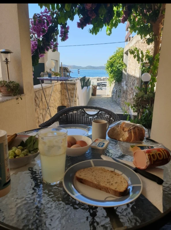 Apartment in a quiet position,across the sea +beautiful view