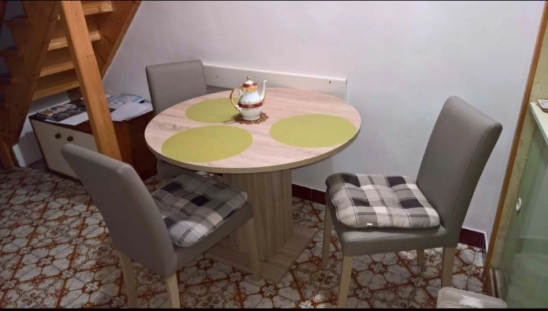 Apartment in a quiet position, close to sea