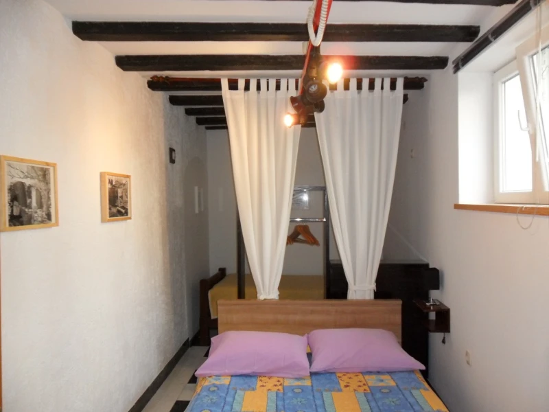 in a quiet position,across the sea +beautiful view, Camere